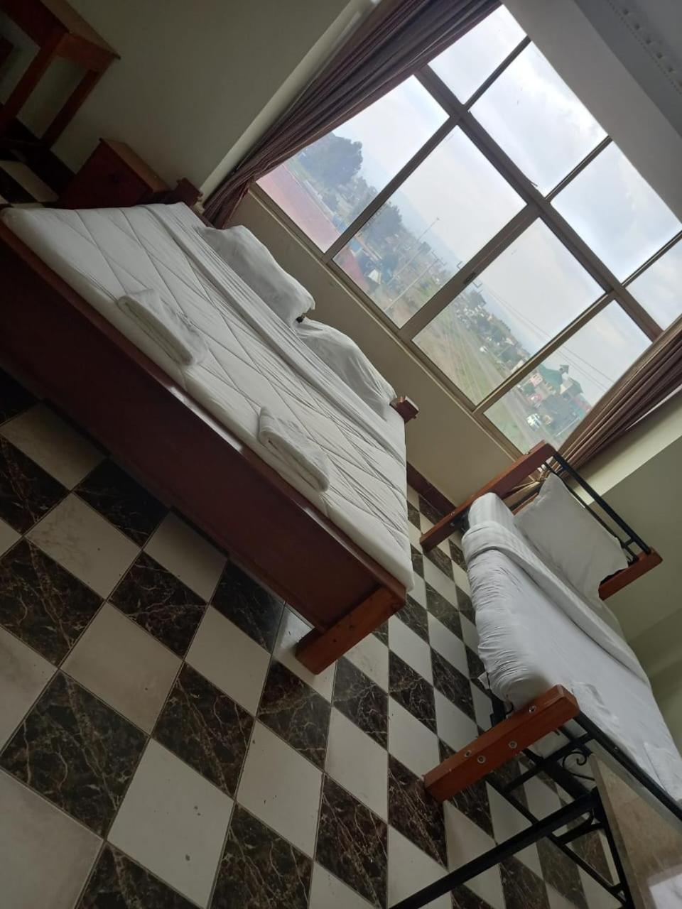 Newstead Hotel 나이바샤 외부 사진