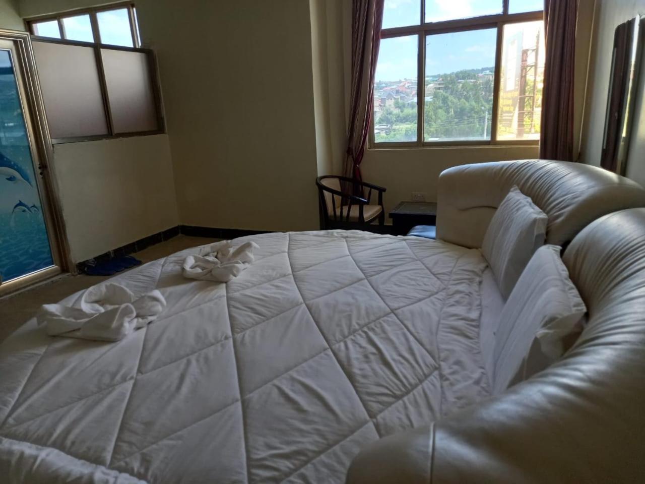 Newstead Hotel 나이바샤 외부 사진