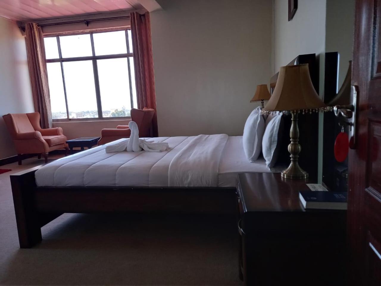 Newstead Hotel 나이바샤 외부 사진