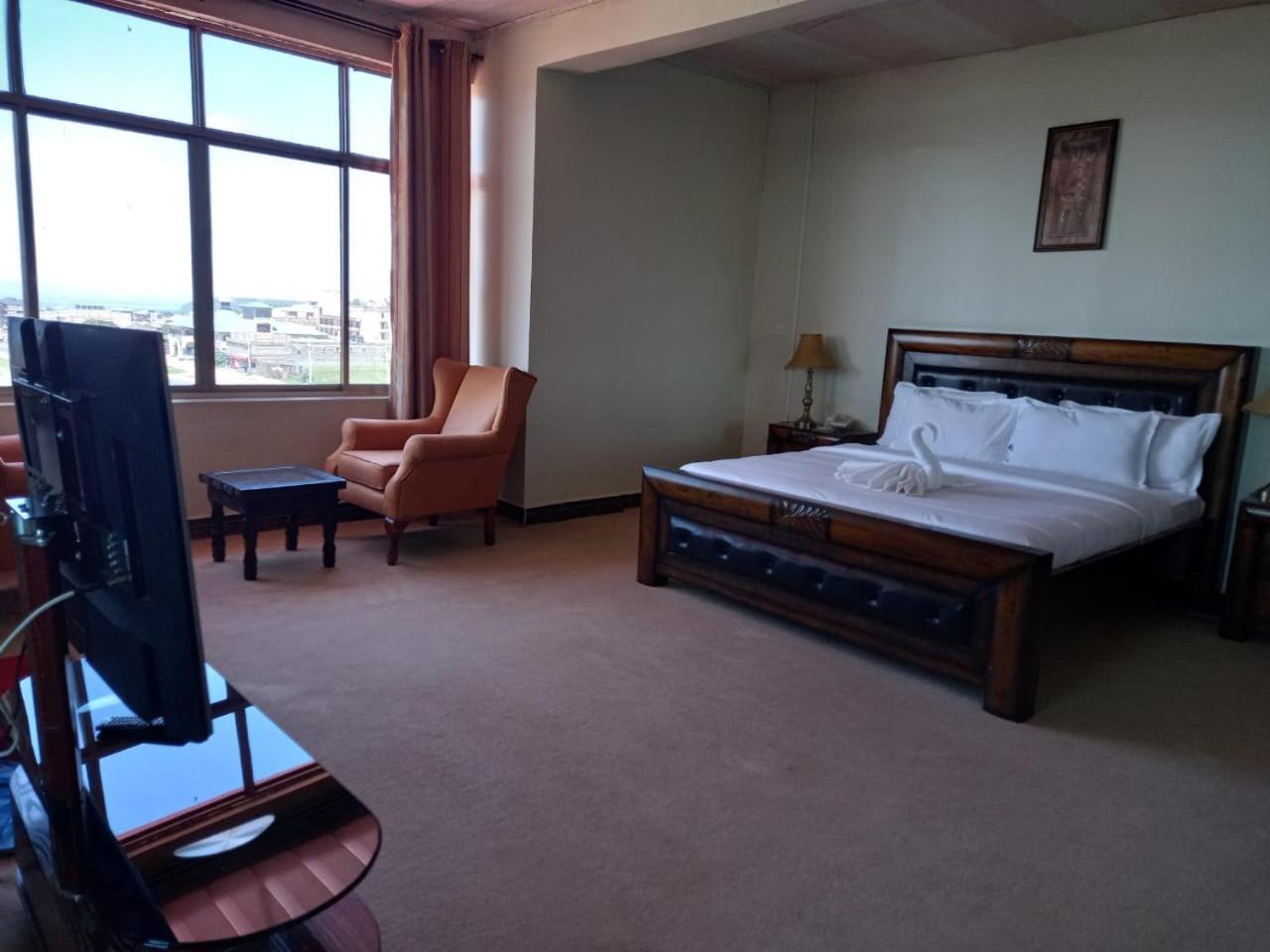 Newstead Hotel 나이바샤 외부 사진